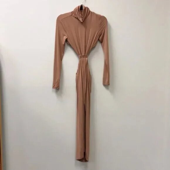 H:OURS Cia Midi Dress in Camel - Picture 4 of 6